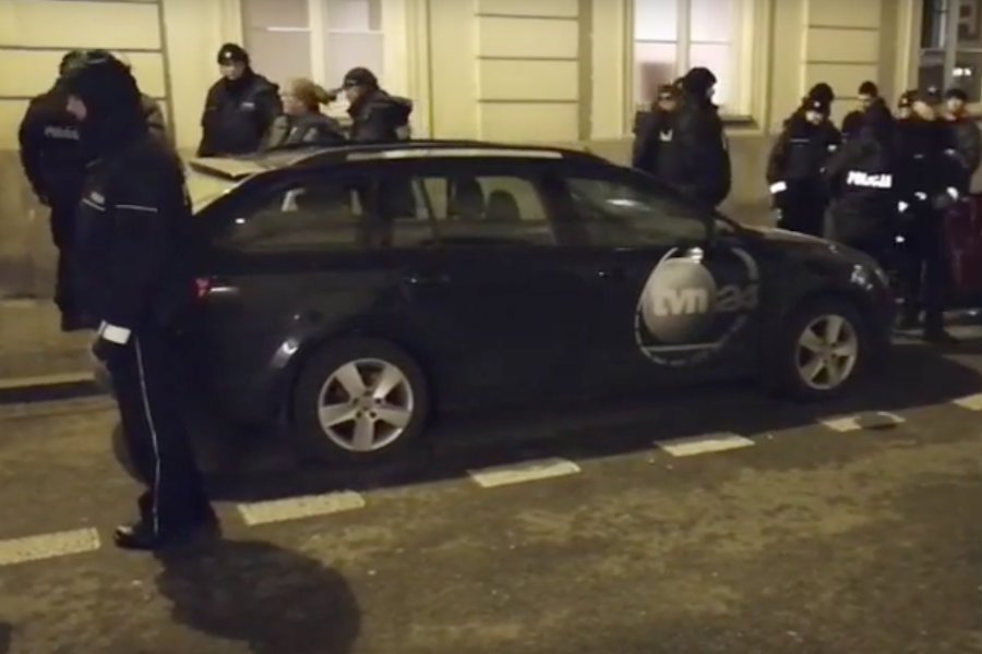 Policja spisywała protestujących za "posiadanie jaj", wynika z relacji Klementyny Suchanow.