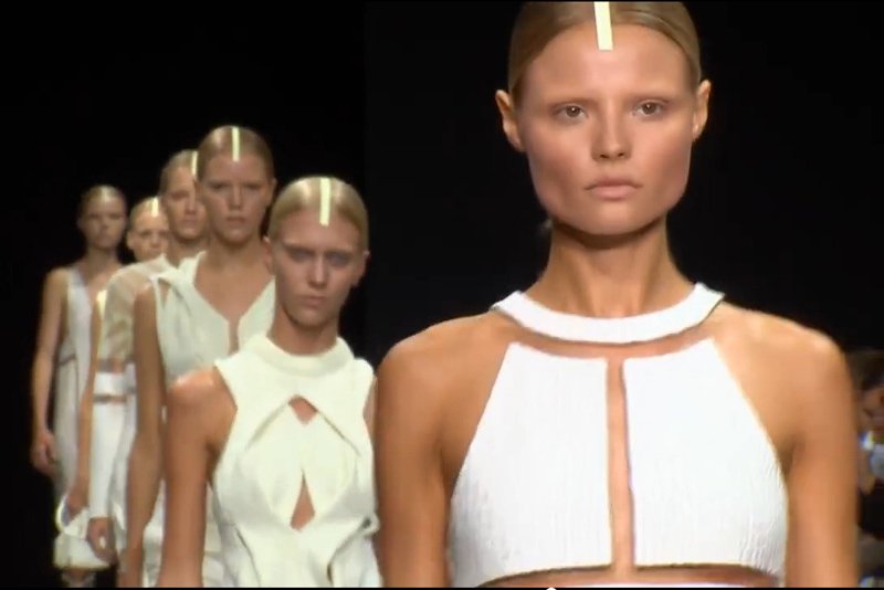 Alexander Wang S/S 2013. Na pierwszym planie Magdalena Frąckowiak.