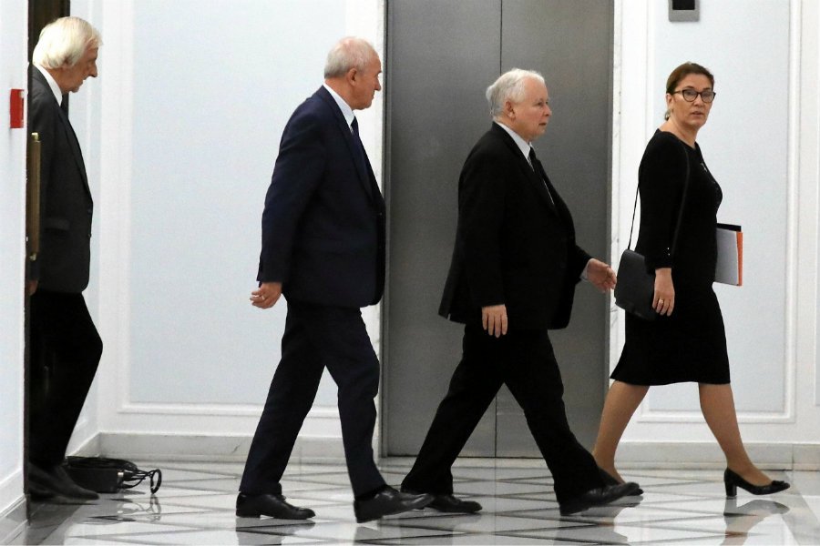 Beata Mazurek próbuje przekonać PSL do zmiany decyzji ws. koalicji w sejmikach samorządowych.