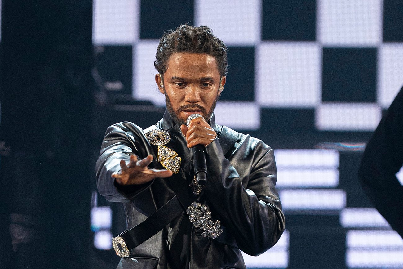 Występ Kuby Szmajkowskiego w "Twoja twarz brzmi znajomo" wywołał burzę za granicą. Polska jest oskarżana o rasizm. Występ Kuby Szmajkowskiego w "Twoja twarz brzmi znajomo" wywołał burzę za granicą. Polska jest oskarżana o rasizm.