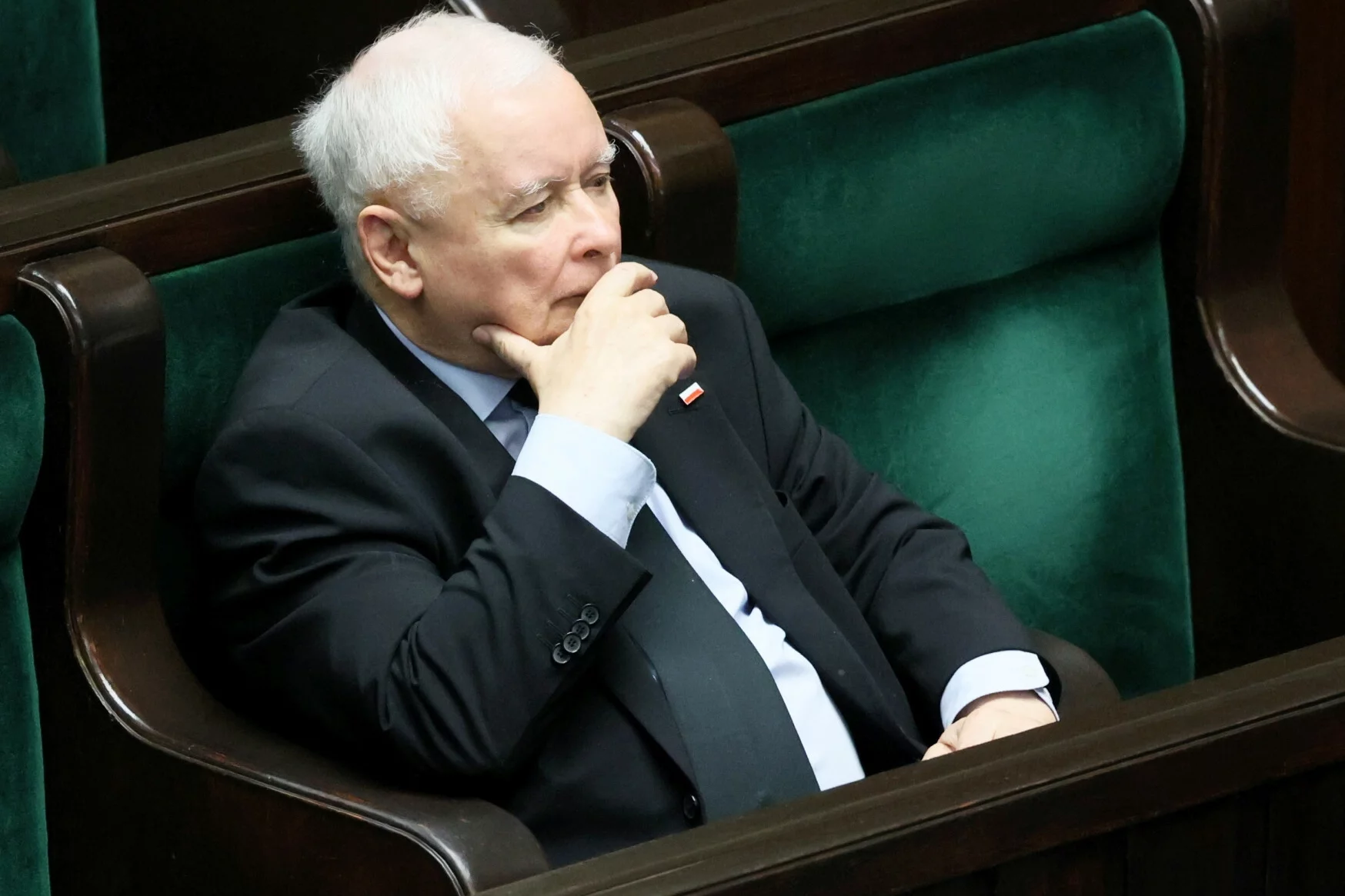 Sondaż. Fatalny wynik PiS. Koalicjanci Tuska odzyskują poparcie.