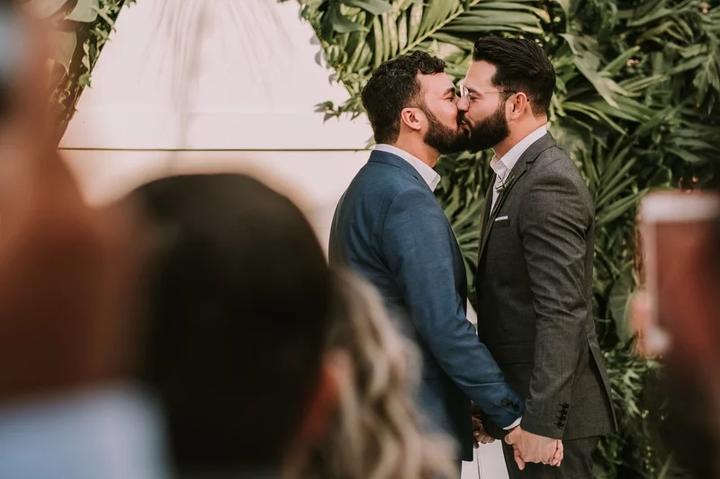 Homoseksualni mężczyźni mają stanowczo trudniej w kwestii adopcji czy posiadania potomstwa