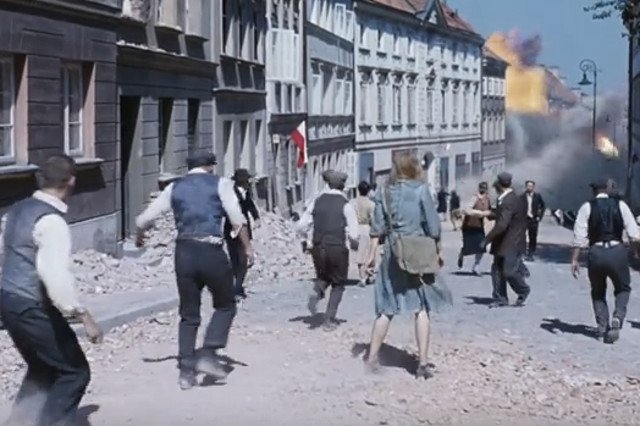 Miron Białoszewski w swoje książce zdemitologizował Powstanie Warszawskie.