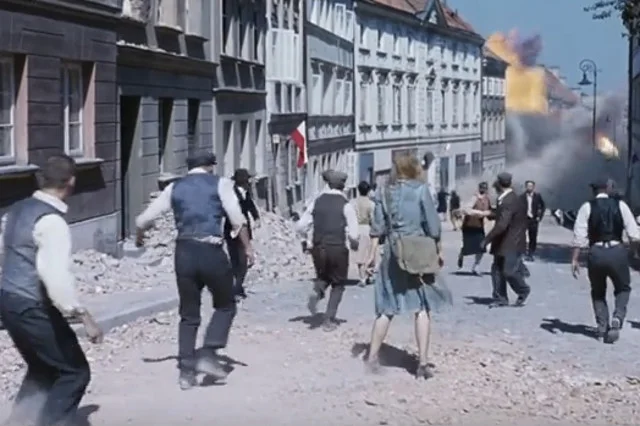 Miron Białoszewski w swoje książce zdemitologizował Powstanie Warszawskie.