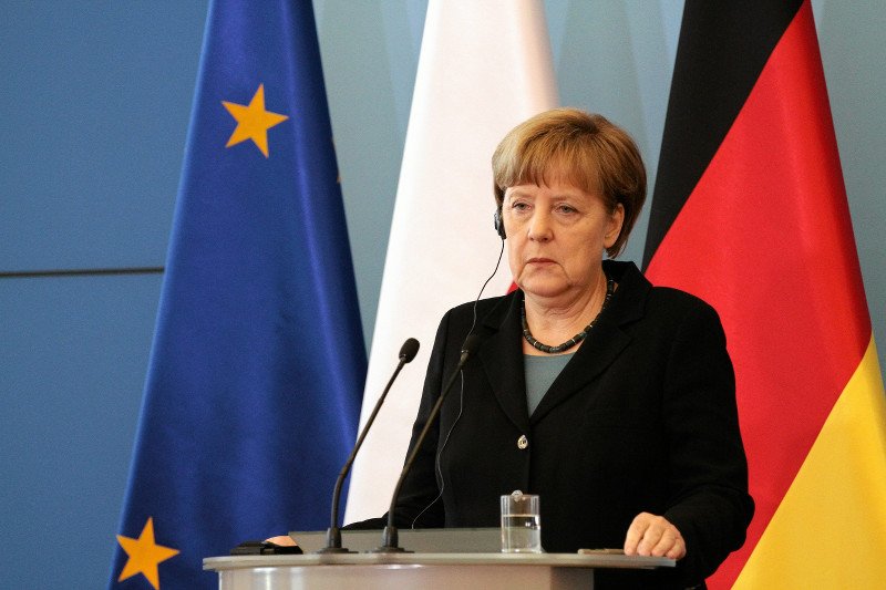 Angela Merkel prosi o pomoc w sprawie migrantów także Turcję. W zamian oferuje współpracę z Unią Europejską.