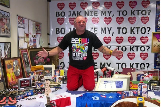 Jerzy Owsiak i jego akcja mają wsparcie społeczeństwa.