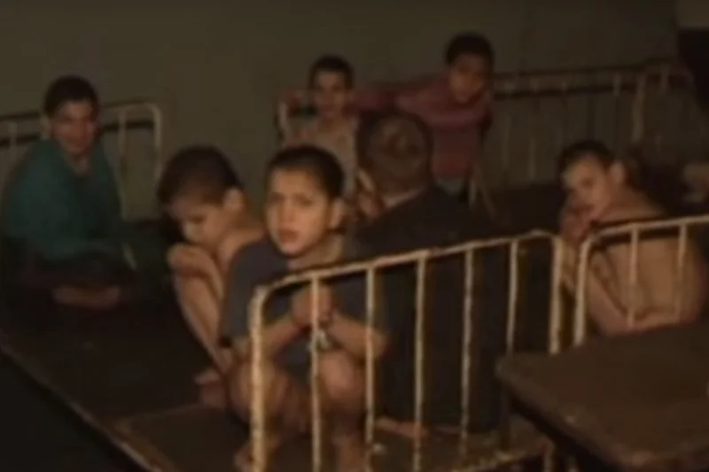 Kadr z filmu "Dzieci dekretu".
