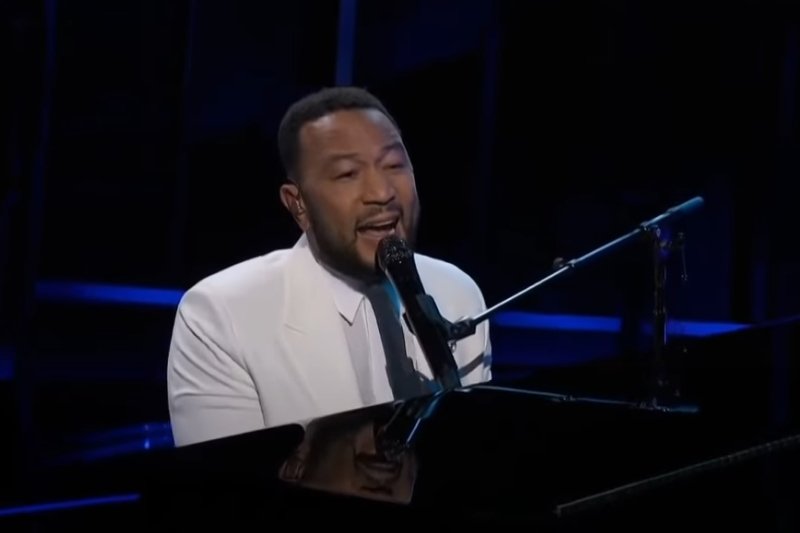 John Legend dedykował występ swojej żonie Chrissy Teigen.