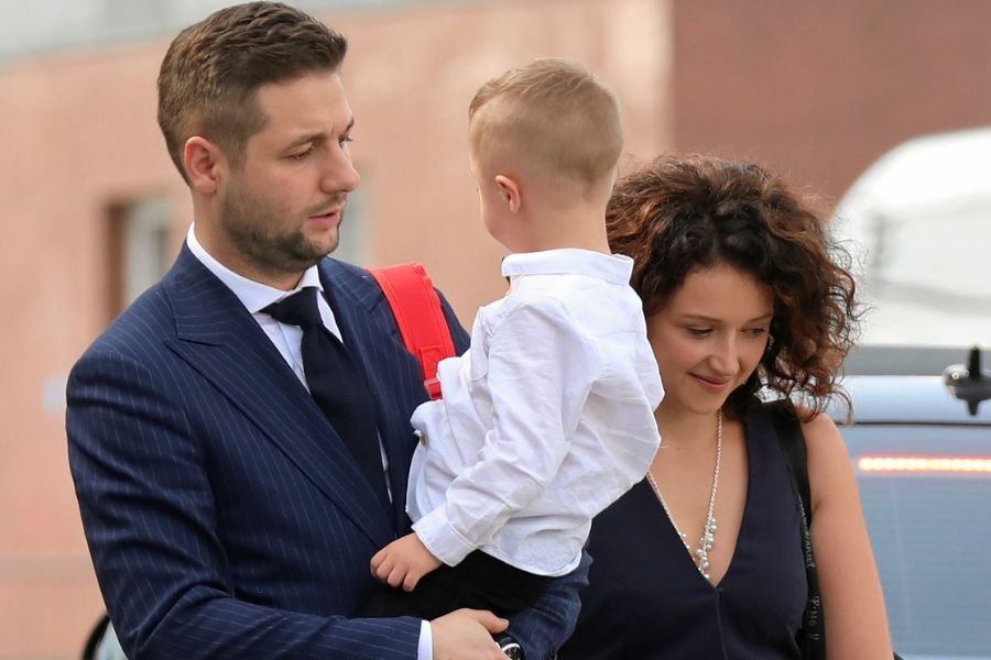 Patryk Jaki pochwalił się, że poszedł do kościoła. Jak stwierdził, ma dość nagonki.