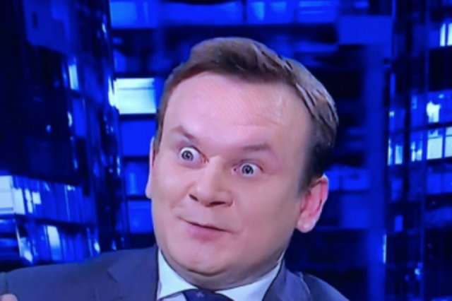 Dominik Tarczyński zdenerwował się tym, że turecki portal pomylił braci Kaczyńskich.