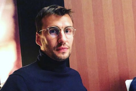 Jarosław Bieniuk może mieć duże kłopoty, nawet jeśli zostanie uznany za niewinnego w sprawie oskarżenia o rzekomy gwałt.