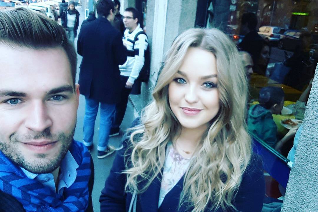 Radosław Mróz i jego żona Justyny Śliwowska. Dziennikarz TVN24 wyraził sprzeciw wobec tego, co zrobiło Prawo i Sprawiedliwość.