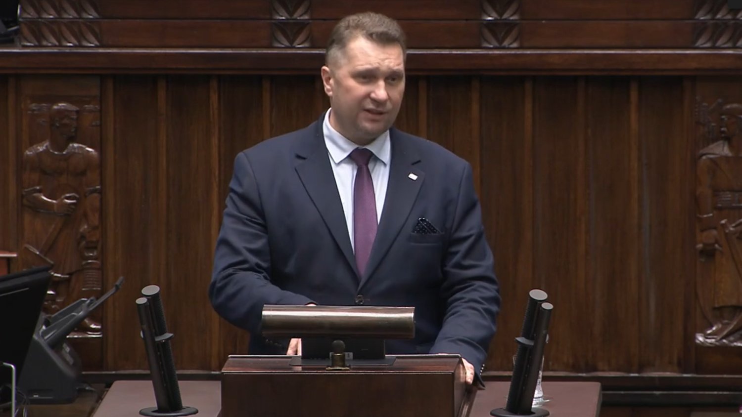 Czarnek kontratakuje ws. cen paliw. Wyliczył Tuskowi 2 mld zł i i ma żądania