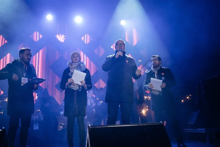 Paweł Adamowicz chwilę po zamachu. To nowe materiały ujawnione przez "Fakty" TVN.