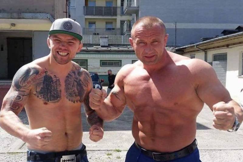 KSW 61: Pudzianowski pokazał zdjęcie z "Jurasem".