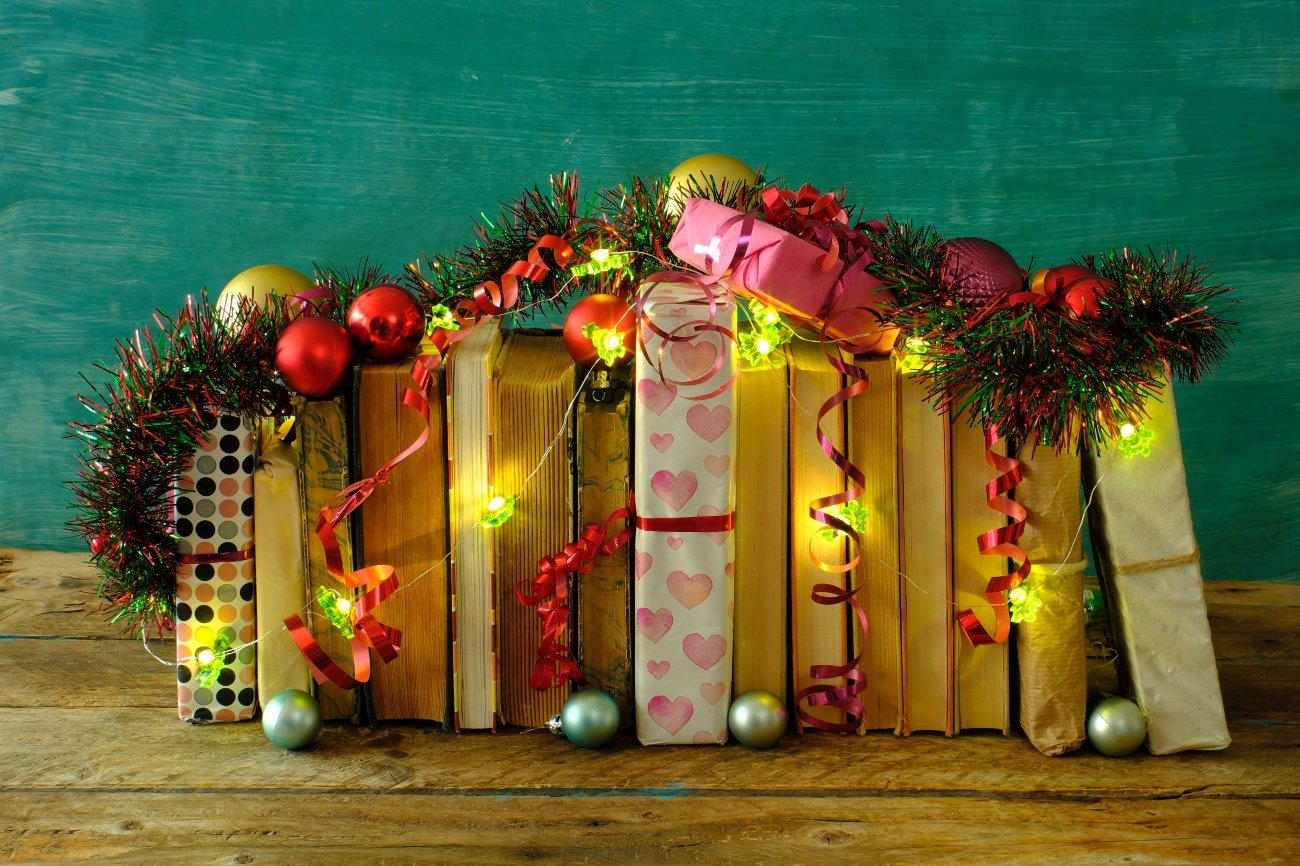 W tegorocznej ofercie Wydawnictwa Świat Książki znajdziemy prawdziwe hity, które świetnie sprawdzą się jako świąteczne prezenty