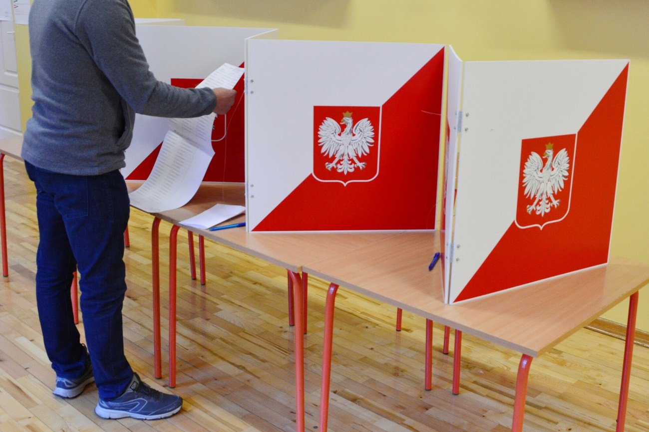 Co to jest exit poll i late poll? Wyjaśniamy