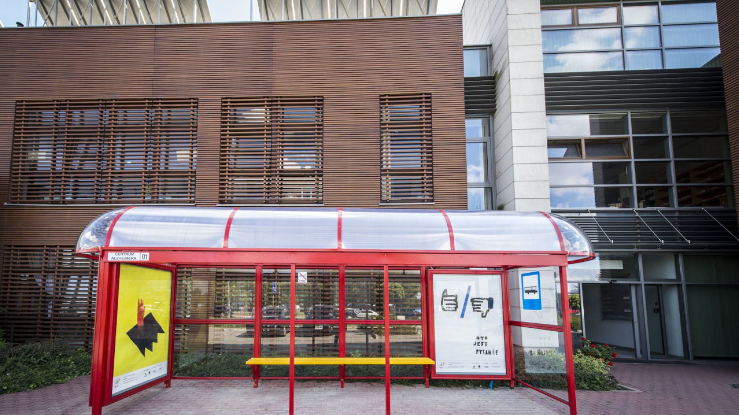 Na warszawskim Mokotowie przy samym Centrum Alzheimera znajduje się "fałszywy przystanek"