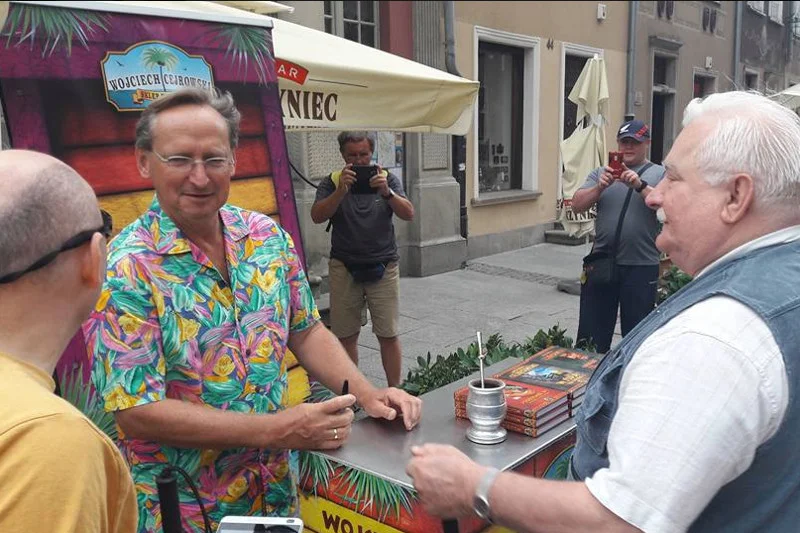 Wałęsa i Cejrowski na wspólnej fotografii.