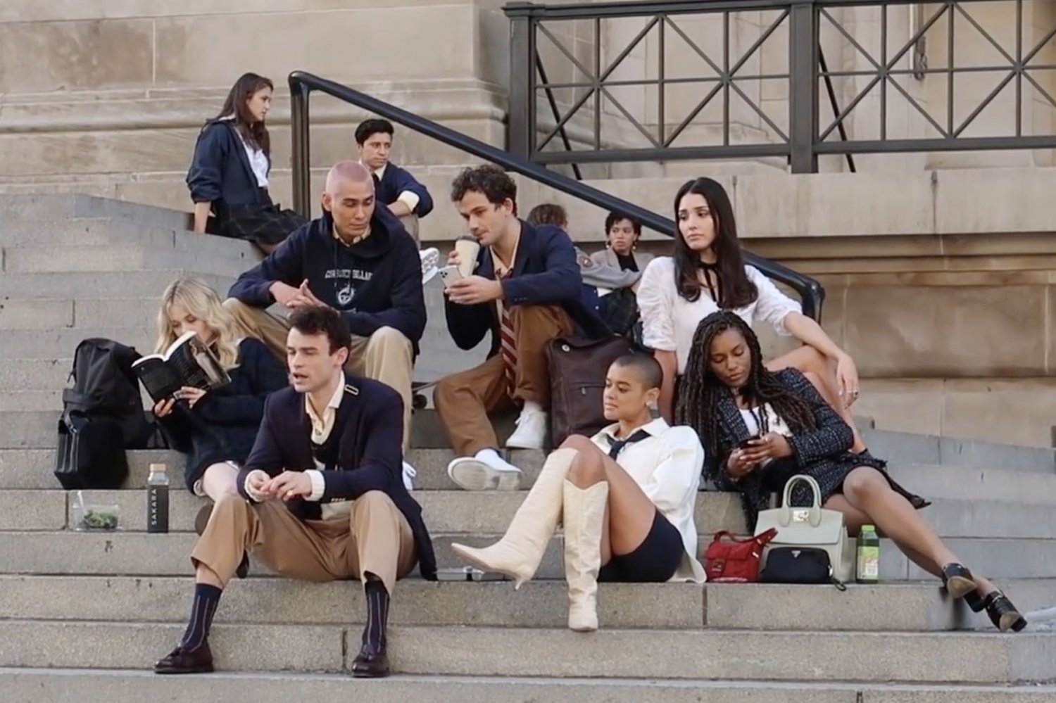 Kultowy serial "Plotkara" wraca po latach, ale z inną obsadą.