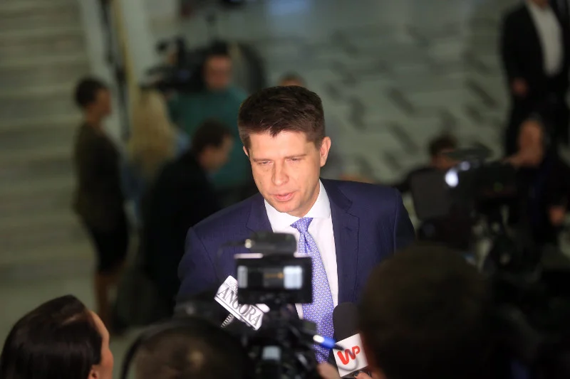 Petru może wyczekiwać na rozwój sytuacji. Jest liderem, jemu się nie śpieszy.