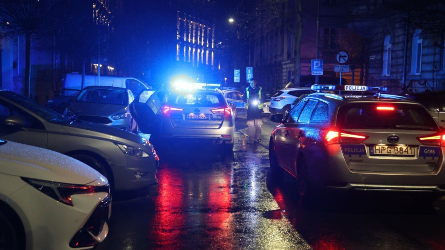 Strzały w centrum Krakowa. Policja zatrzymała dwie osoby. Strzelanina w centrum Krakowa. Są pierwsze zatrzymania.