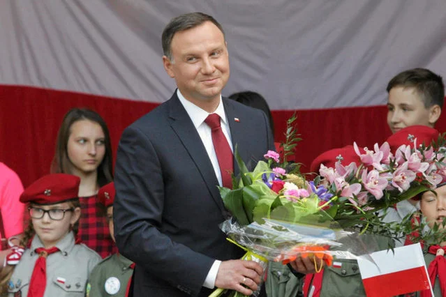 Podziękowania się nie należą? Zdaniem internautów prezydent Duda miał obowiązek podpisać ustawę reprywatyzacyjną.