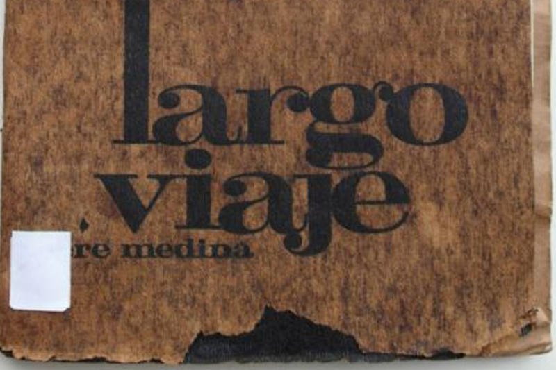 Tomik poezji Tere Medina z 1972 r., zrobiony ze skóry jednego z członków plemienia Aguadilla z regionu Mayaguez. Książka znajduje się w bibliotece Slippery Rock University