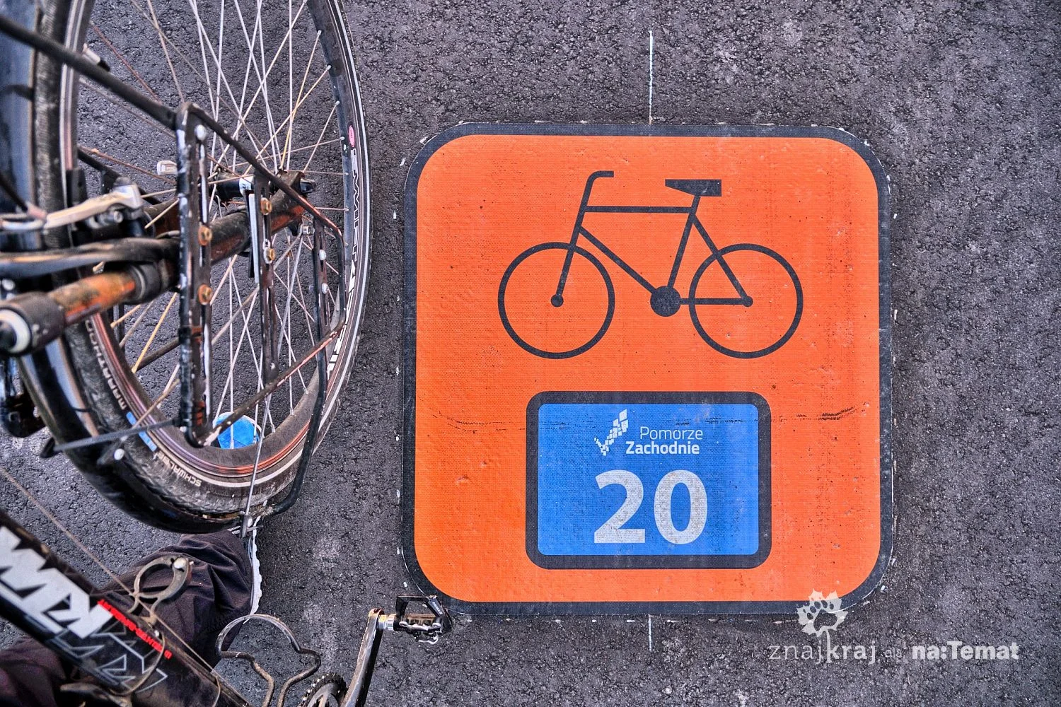 Znak szlaku rowerowego na Pomorzu Zachodnim