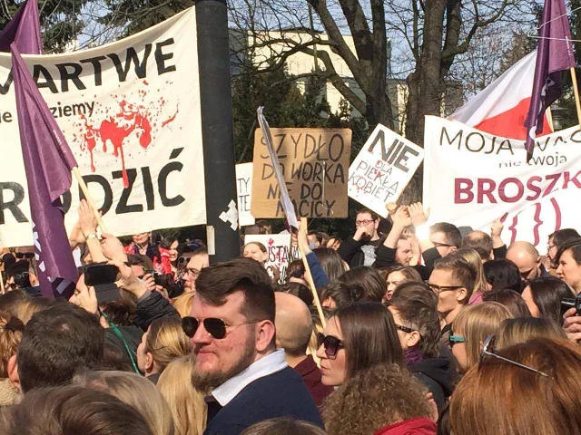 Czy mężczyźni będą bronić "naszych kobiet" czy praw kobiet?