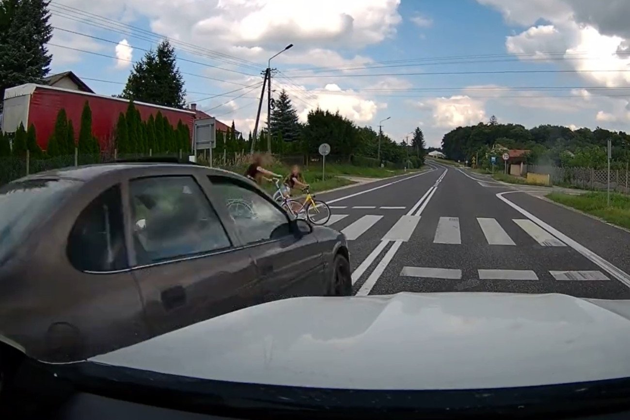 O włos od tragedii na przejściu dla pieszych.