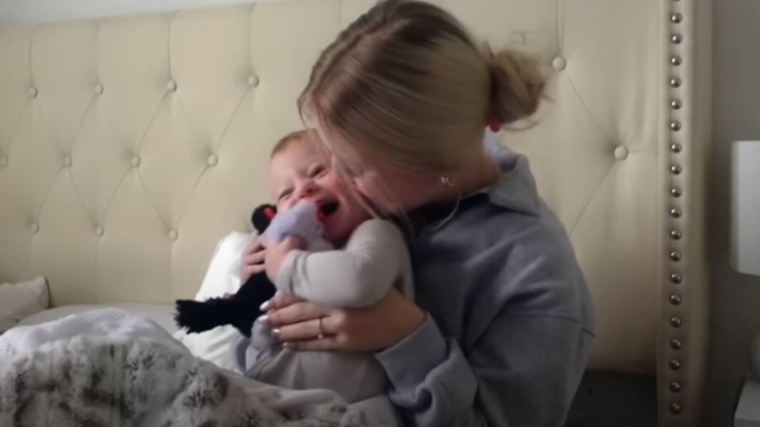 Nastoletnie matki chwalą się życiem teen mom w internecie