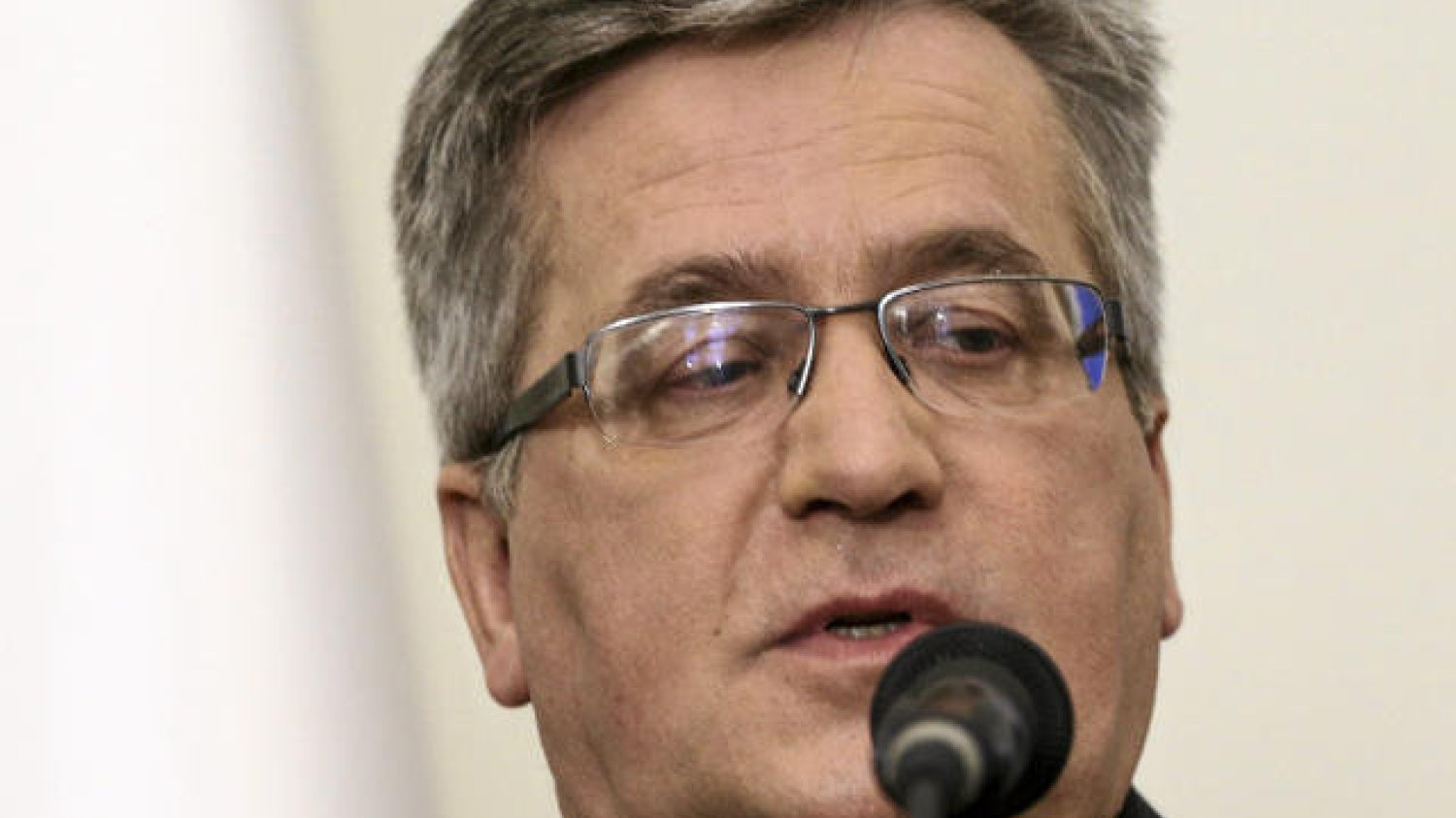 "Nie w ilości, a w jakości siła" – twierdzi Bronisław Komorowski i apeluje do prezydenta Dudy, żeby ten wykazywał większą aktywność w sprawach obronności Polski.