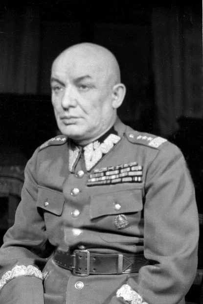 Generał Karol Świerczewski - człowiek, który "kulom się nie kłaniał"