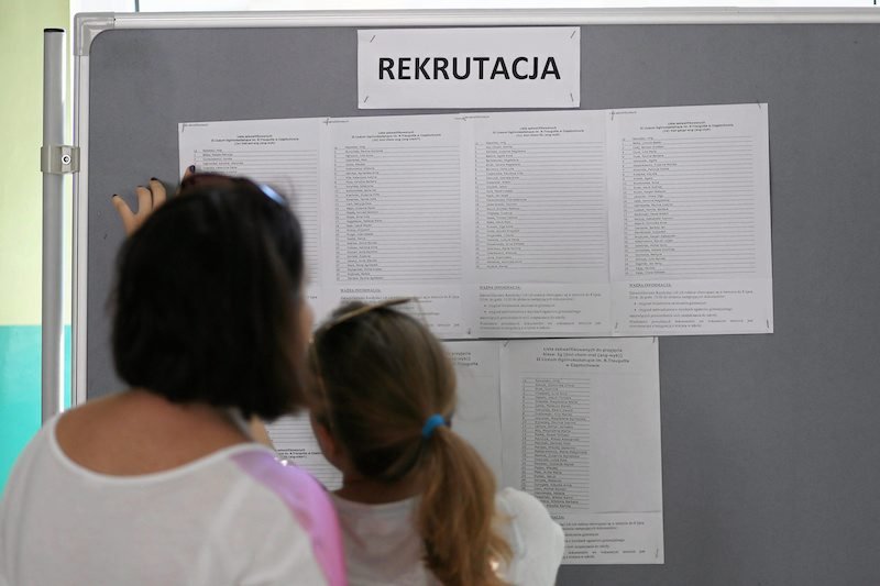 Trwa wyścig o miejsca w wymarzonych liceach i technikach. Wszystko przez kumulację roczników.