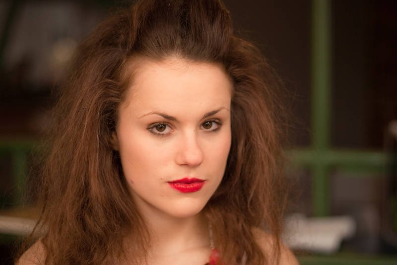 Ślązacy na taką fryzurę mówią: jakby pieronem do sznitlocha dżisło. W wolnym tłumaczeniu, jakby piorun uderzył w szczypiorek