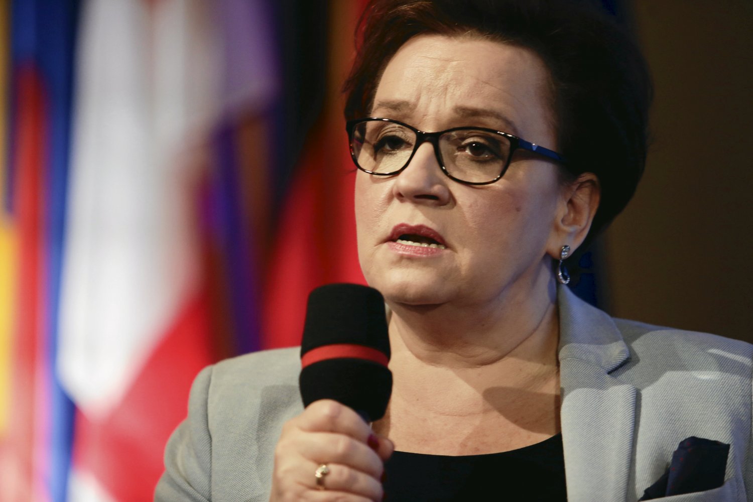 Działania Anny Zalewskiej zostały skrytykowane przez dziennikarza "Sieci" Konrada Kołodziejskiego. Wytknięto mu za to hipokryzję.