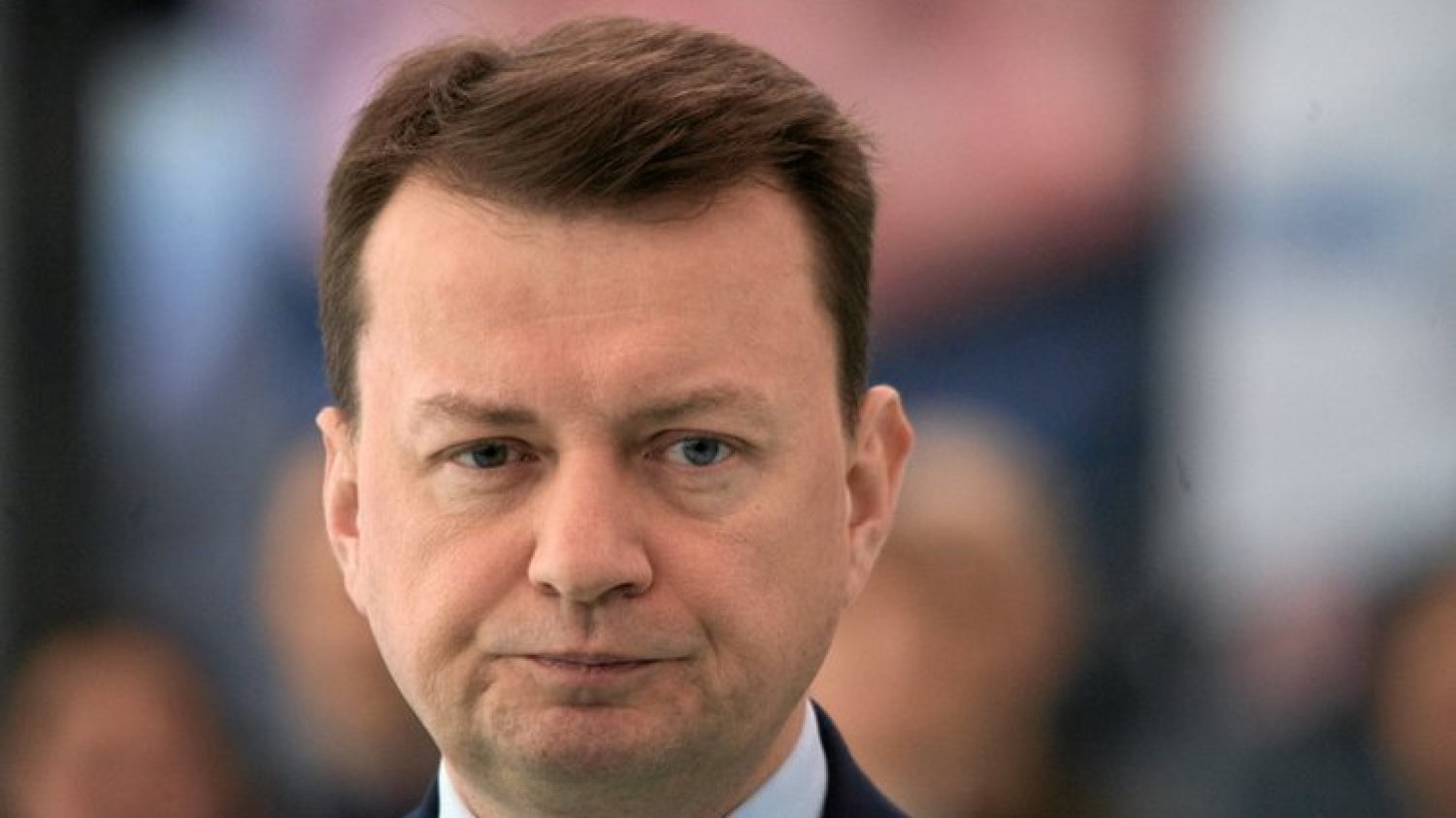 Mariusz Błaszczak apeluje do dyrektorów szpitali, by opamiętali się.