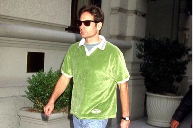 David Duchovny w welurowym t-shircie w latach 90-tych.