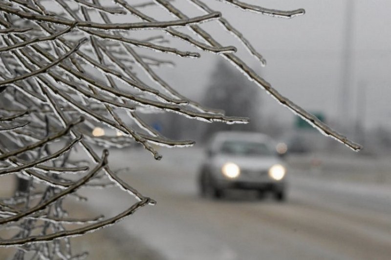 IMGW wydało ostrzeżenia przed oblodzeniem dla trzech województw.