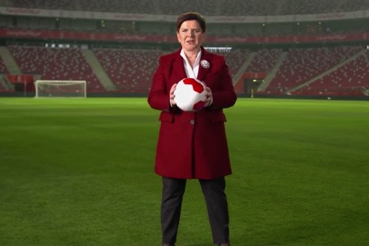 Premier Beata Szydło w nowym klipie PiS dziękuje za kibicowanie partii rządzącej.