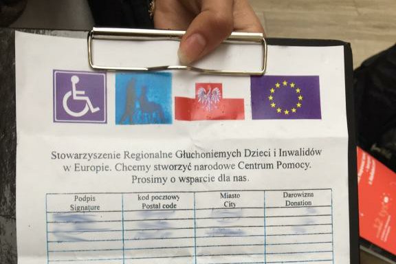 Oszuści udają głuchych i powołują się na nieistniejącą organizacje