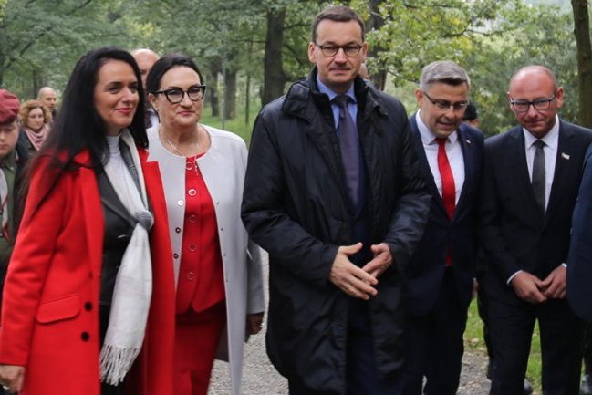 Lokalni politycy za wszelką cenę postanowili wykorzystać wizytę premiera Mateusza Morawieckiego w Pszczynie w województwie śląskim.