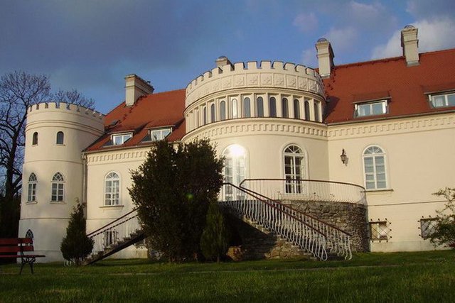 Za pałac w Janowicach ZAiKS zapłacił 4,5 mln złotych