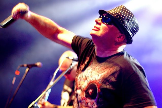 "Antoni wzywa do broni", to tytuł jednej z najnowszych piosenek Krzysztofa Skiby.