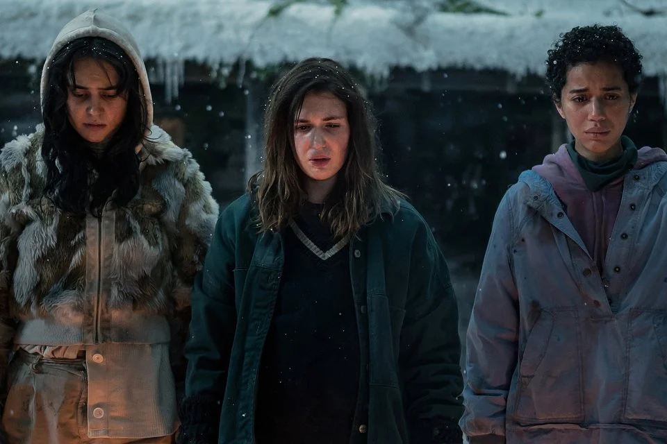 "Yellowjackets" to uznany przez krytyków i widzów mroczny serial dramatyczny z elementami survivalu, thrillera i horroru. 28 czerwca swoją premierę na CANAL+ Premium i w CANAL+ online miał pierwszy odcinek drugiego sezonu tego hitu.
