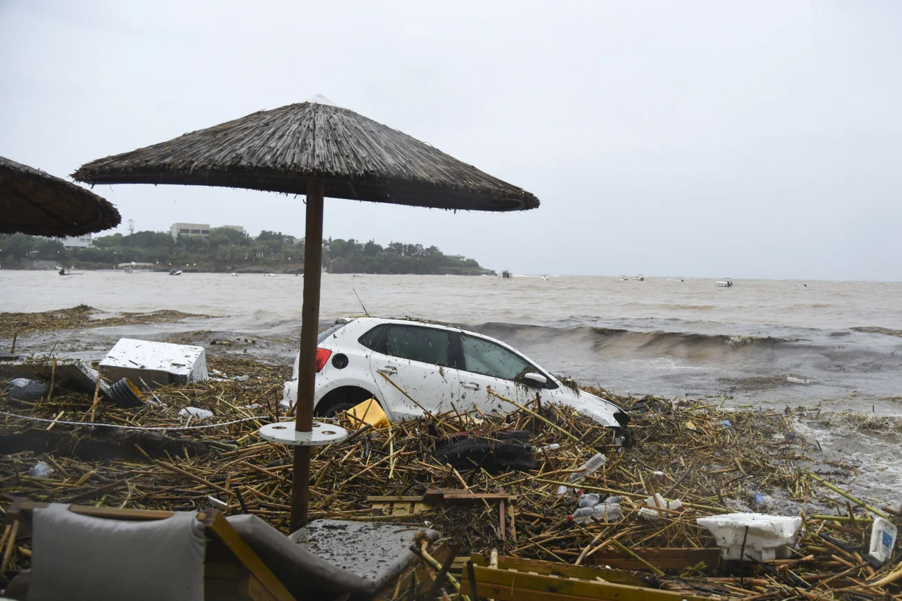 Tragiczne skutki powodzi na krecie. Duże zniszczenia, są ofiary śmiertelne.