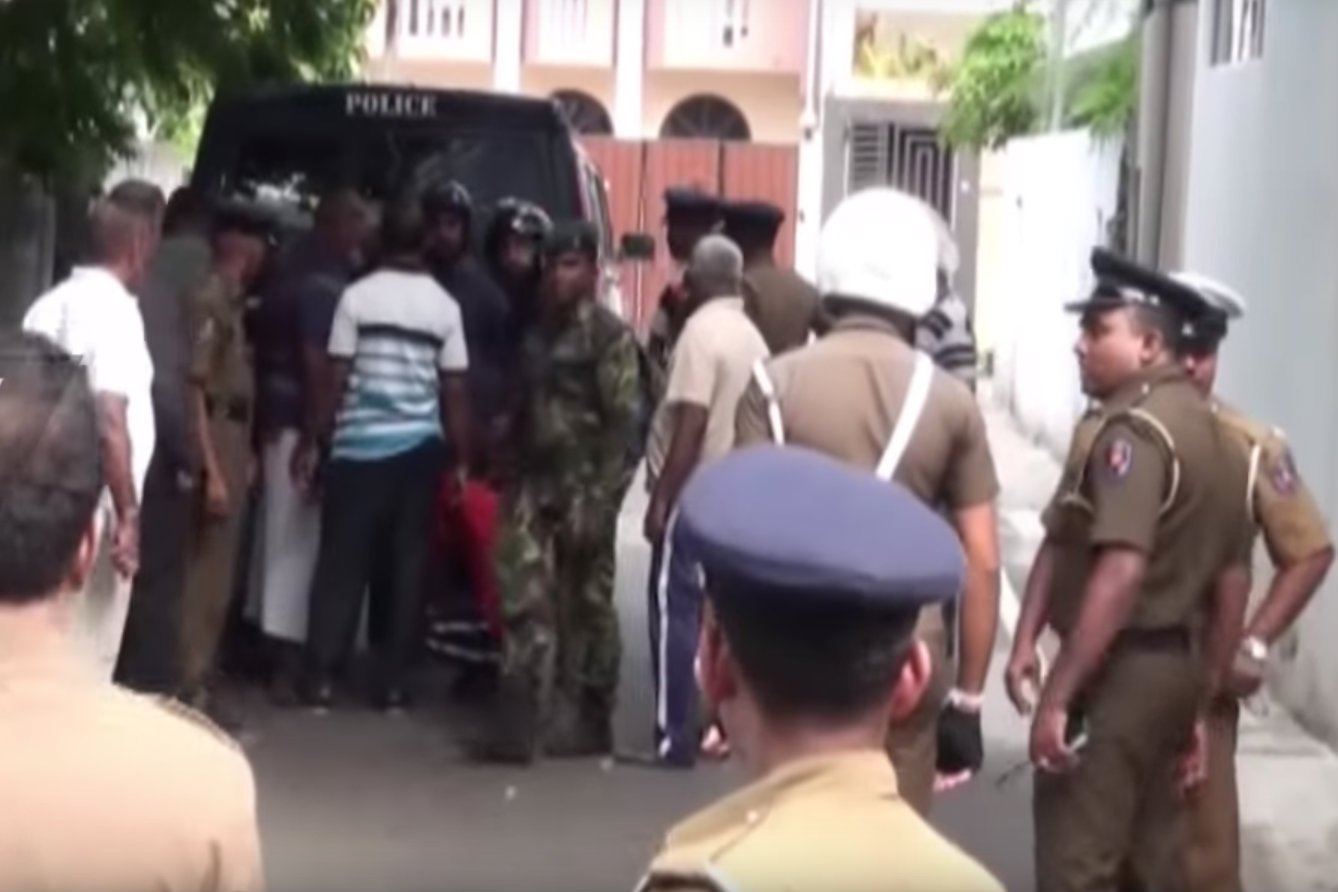 Liczba ofiar śmiertelnych wielkanocnych zamachów na Sri Lance wzrosła do 290. Niedaleko lotniska w stolicy kraju Kolombo znaleziono bombę, która została już rozbrojona.