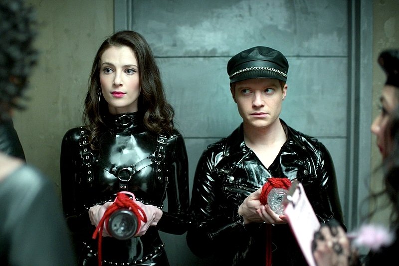 Serial "Bonding" można obejrzeć na platformie Netflix.