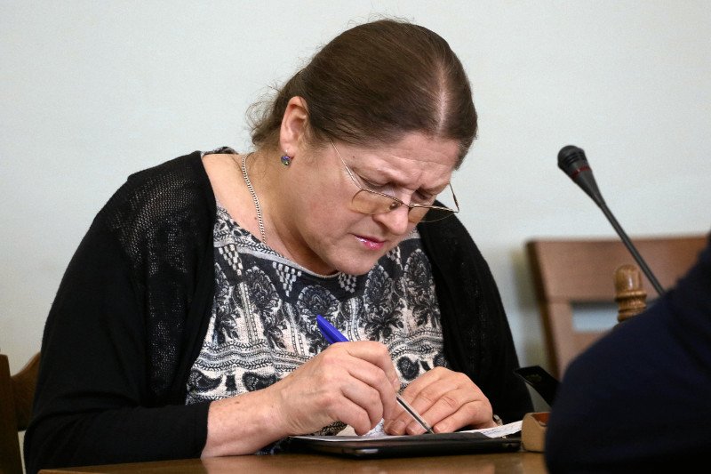 Krystyna Pawłowicz przyrównuje posłów opozycji i dziennikarzy niepublicznych mediów do piątej kolumny. Posłanka zarzuca im chęć zamordowania ojczyzny.